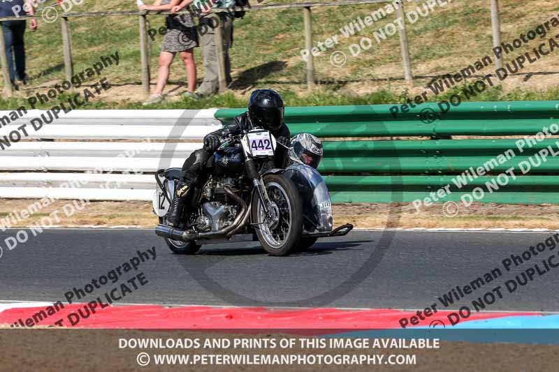 Vintage motorcycle club;eventdigitalimages;mallory park;mallory park trackday photographs;no limits trackdays;peter wileman photography;trackday digital images;trackday photos;vmcc festival 1000 bikes photographs