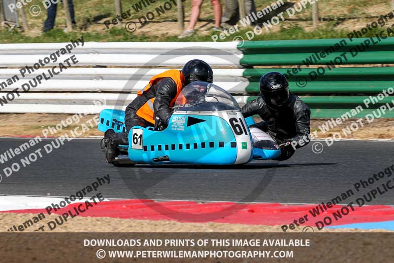 Vintage motorcycle club;eventdigitalimages;mallory park;mallory park trackday photographs;no limits trackdays;peter wileman photography;trackday digital images;trackday photos;vmcc festival 1000 bikes photographs