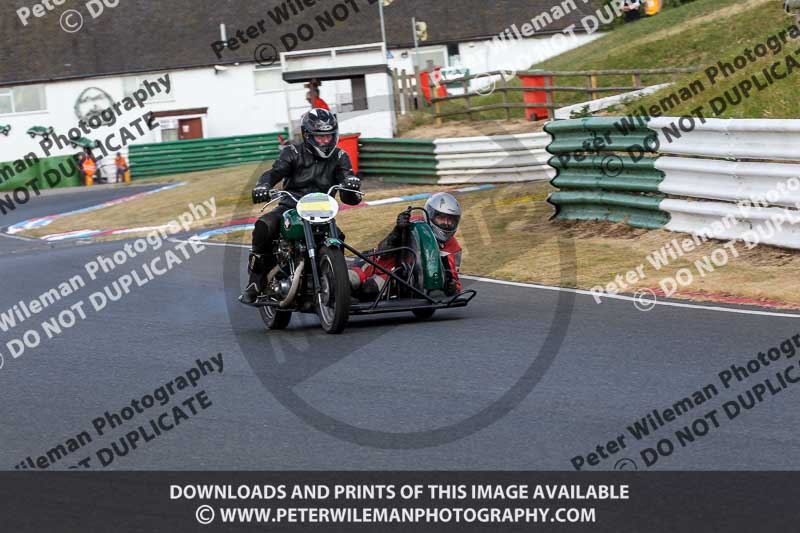 Vintage motorcycle club;eventdigitalimages;mallory park;mallory park trackday photographs;no limits trackdays;peter wileman photography;trackday digital images;trackday photos;vmcc festival 1000 bikes photographs