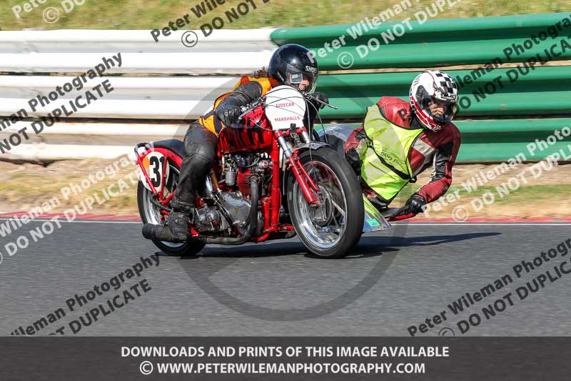 Vintage motorcycle club;eventdigitalimages;mallory park;mallory park trackday photographs;no limits trackdays;peter wileman photography;trackday digital images;trackday photos;vmcc festival 1000 bikes photographs