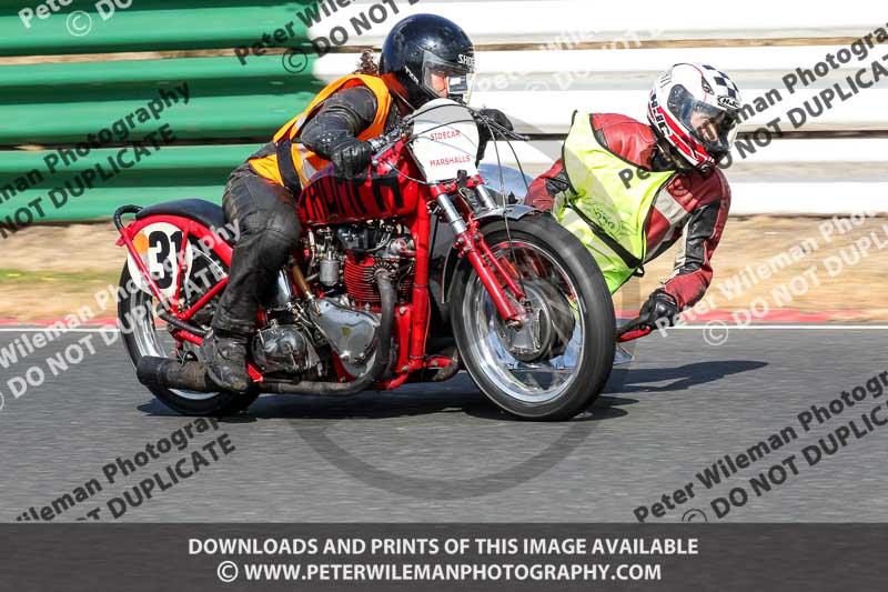 Vintage motorcycle club;eventdigitalimages;mallory park;mallory park trackday photographs;no limits trackdays;peter wileman photography;trackday digital images;trackday photos;vmcc festival 1000 bikes photographs