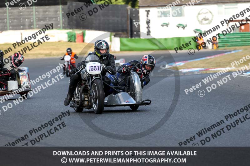 Vintage motorcycle club;eventdigitalimages;mallory park;mallory park trackday photographs;no limits trackdays;peter wileman photography;trackday digital images;trackday photos;vmcc festival 1000 bikes photographs