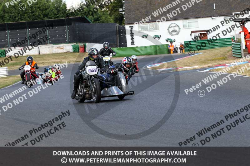 Vintage motorcycle club;eventdigitalimages;mallory park;mallory park trackday photographs;no limits trackdays;peter wileman photography;trackday digital images;trackday photos;vmcc festival 1000 bikes photographs