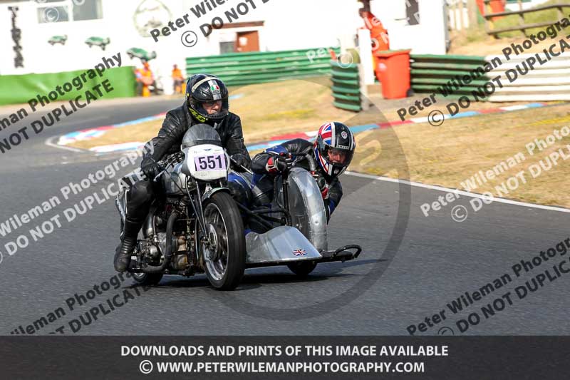 Vintage motorcycle club;eventdigitalimages;mallory park;mallory park trackday photographs;no limits trackdays;peter wileman photography;trackday digital images;trackday photos;vmcc festival 1000 bikes photographs