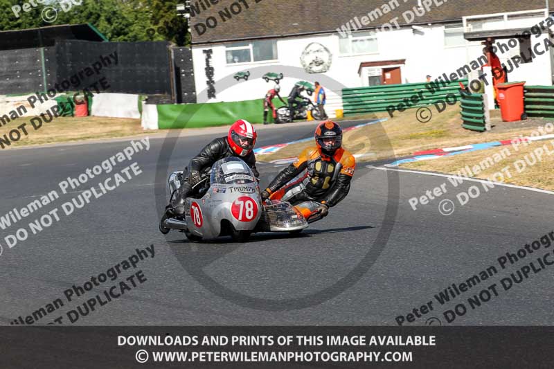 Vintage motorcycle club;eventdigitalimages;mallory park;mallory park trackday photographs;no limits trackdays;peter wileman photography;trackday digital images;trackday photos;vmcc festival 1000 bikes photographs