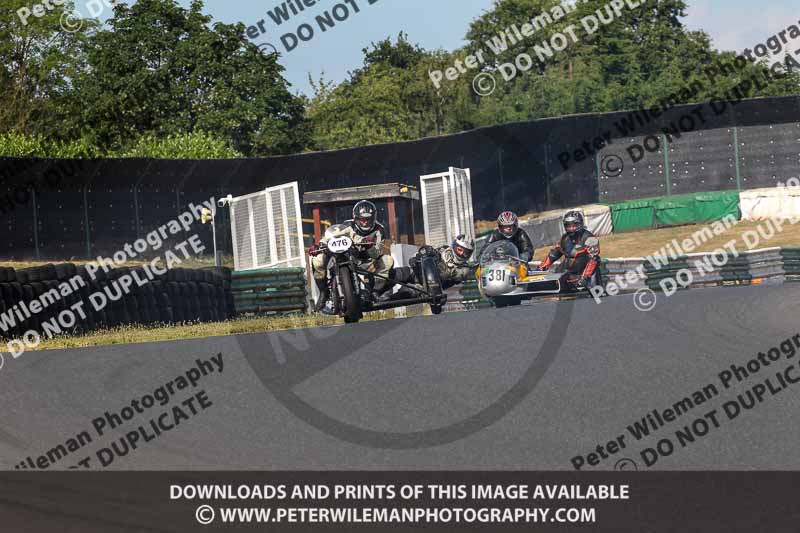 Vintage motorcycle club;eventdigitalimages;mallory park;mallory park trackday photographs;no limits trackdays;peter wileman photography;trackday digital images;trackday photos;vmcc festival 1000 bikes photographs