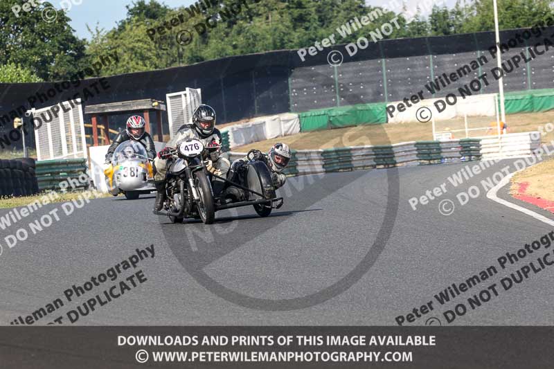 Vintage motorcycle club;eventdigitalimages;mallory park;mallory park trackday photographs;no limits trackdays;peter wileman photography;trackday digital images;trackday photos;vmcc festival 1000 bikes photographs