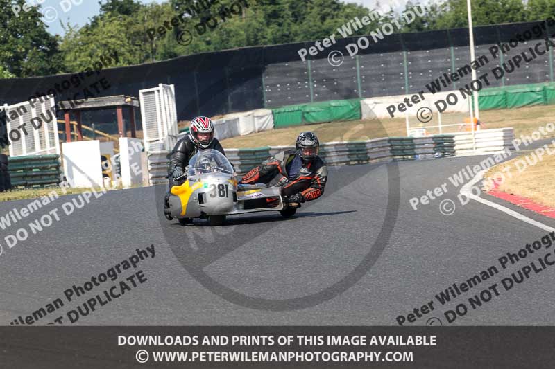 Vintage motorcycle club;eventdigitalimages;mallory park;mallory park trackday photographs;no limits trackdays;peter wileman photography;trackday digital images;trackday photos;vmcc festival 1000 bikes photographs