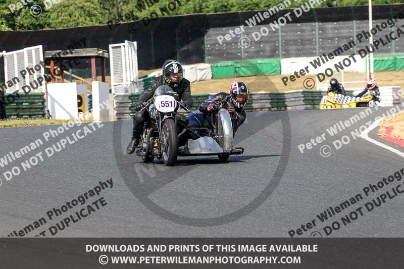 Vintage motorcycle club;eventdigitalimages;mallory park;mallory park trackday photographs;no limits trackdays;peter wileman photography;trackday digital images;trackday photos;vmcc festival 1000 bikes photographs