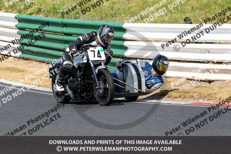 Vintage motorcycle club;eventdigitalimages;mallory park;mallory park trackday photographs;no limits trackdays;peter wileman photography;trackday digital images;trackday photos;vmcc festival 1000 bikes photographs