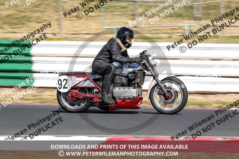 Vintage motorcycle club;eventdigitalimages;mallory park;mallory park trackday photographs;no limits trackdays;peter wileman photography;trackday digital images;trackday photos;vmcc festival 1000 bikes photographs