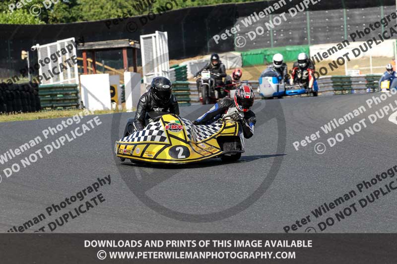 Vintage motorcycle club;eventdigitalimages;mallory park;mallory park trackday photographs;no limits trackdays;peter wileman photography;trackday digital images;trackday photos;vmcc festival 1000 bikes photographs