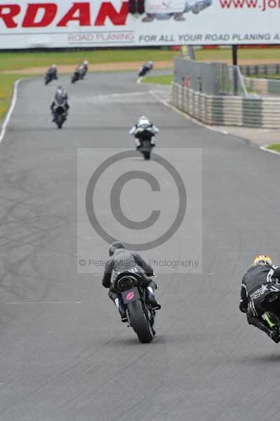 Mallory park Leicestershire;Mallory park photographs;Motorcycle action photographs;event digital images;eventdigitalimages;mallory park;no limits trackday;peter wileman photography;trackday;trackday digital images;trackday photos