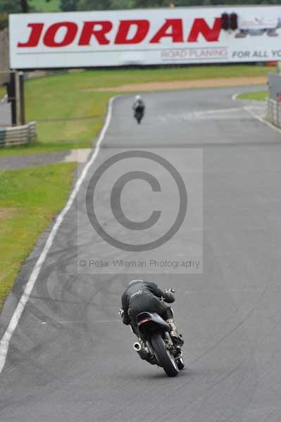 Mallory park Leicestershire;Mallory park photographs;Motorcycle action photographs;event digital images;eventdigitalimages;mallory park;no limits trackday;peter wileman photography;trackday;trackday digital images;trackday photos