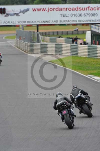 Mallory park Leicestershire;Mallory park photographs;Motorcycle action photographs;event digital images;eventdigitalimages;mallory park;no limits trackday;peter wileman photography;trackday;trackday digital images;trackday photos