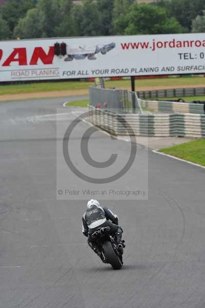 Mallory park Leicestershire;Mallory park photographs;Motorcycle action photographs;event digital images;eventdigitalimages;mallory park;no limits trackday;peter wileman photography;trackday;trackday digital images;trackday photos