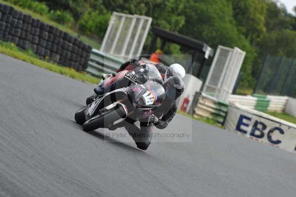 Mallory park Leicestershire;Mallory park photographs;Motorcycle action photographs;event digital images;eventdigitalimages;mallory park;no limits trackday;peter wileman photography;trackday;trackday digital images;trackday photos