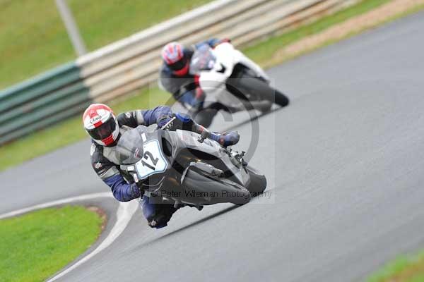 Mallory park Leicestershire;Mallory park photographs;Motorcycle action photographs;event digital images;eventdigitalimages;mallory park;no limits trackday;peter wileman photography;trackday;trackday digital images;trackday photos