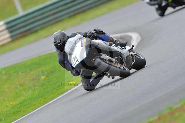 Mallory park Leicestershire;Mallory park photographs;Motorcycle action photographs;event digital images;eventdigitalimages;mallory park;no limits trackday;peter wileman photography;trackday;trackday digital images;trackday photos