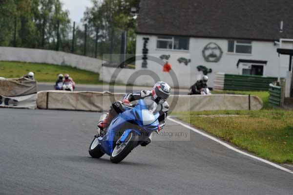 Mallory park Leicestershire;Mallory park photographs;Motorcycle action photographs;event digital images;eventdigitalimages;mallory park;no limits trackday;peter wileman photography;trackday;trackday digital images;trackday photos