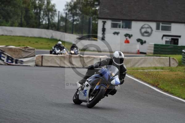 Mallory park Leicestershire;Mallory park photographs;Motorcycle action photographs;event digital images;eventdigitalimages;mallory park;no limits trackday;peter wileman photography;trackday;trackday digital images;trackday photos