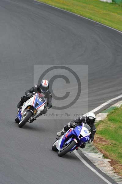 Mallory park Leicestershire;Mallory park photographs;Motorcycle action photographs;event digital images;eventdigitalimages;mallory park;no limits trackday;peter wileman photography;trackday;trackday digital images;trackday photos