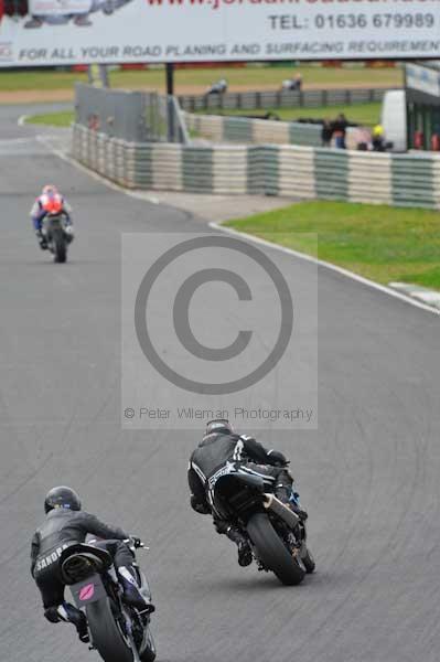 Mallory park Leicestershire;Mallory park photographs;Motorcycle action photographs;event digital images;eventdigitalimages;mallory park;no limits trackday;peter wileman photography;trackday;trackday digital images;trackday photos