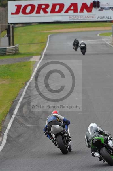 Mallory park Leicestershire;Mallory park photographs;Motorcycle action photographs;event digital images;eventdigitalimages;mallory park;no limits trackday;peter wileman photography;trackday;trackday digital images;trackday photos