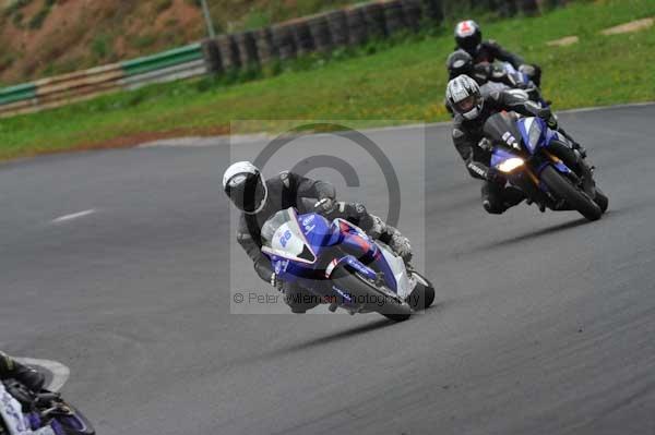 Mallory park Leicestershire;Mallory park photographs;Motorcycle action photographs;event digital images;eventdigitalimages;mallory park;no limits trackday;peter wileman photography;trackday;trackday digital images;trackday photos