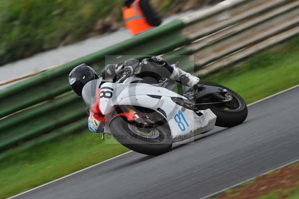 Mallory park Leicestershire;Mallory park photographs;Motorcycle action photographs;event digital images;eventdigitalimages;mallory park;no limits trackday;peter wileman photography;trackday;trackday digital images;trackday photos