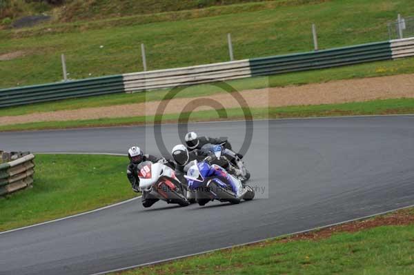 Mallory park Leicestershire;Mallory park photographs;Motorcycle action photographs;event digital images;eventdigitalimages;mallory park;no limits trackday;peter wileman photography;trackday;trackday digital images;trackday photos