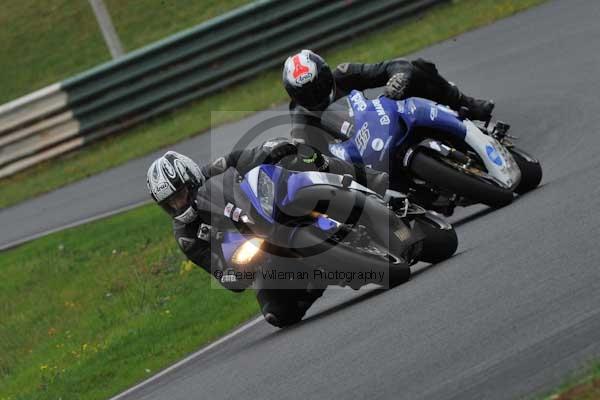 Mallory park Leicestershire;Mallory park photographs;Motorcycle action photographs;event digital images;eventdigitalimages;mallory park;no limits trackday;peter wileman photography;trackday;trackday digital images;trackday photos