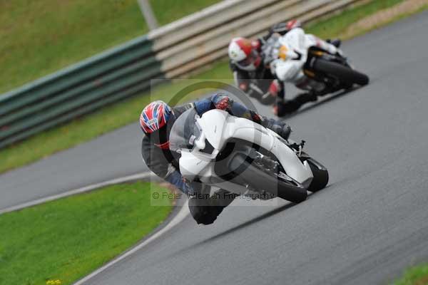 Mallory park Leicestershire;Mallory park photographs;Motorcycle action photographs;event digital images;eventdigitalimages;mallory park;no limits trackday;peter wileman photography;trackday;trackday digital images;trackday photos