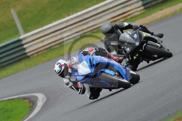 Mallory park Leicestershire;Mallory park photographs;Motorcycle action photographs;event digital images;eventdigitalimages;mallory park;no limits trackday;peter wileman photography;trackday;trackday digital images;trackday photos