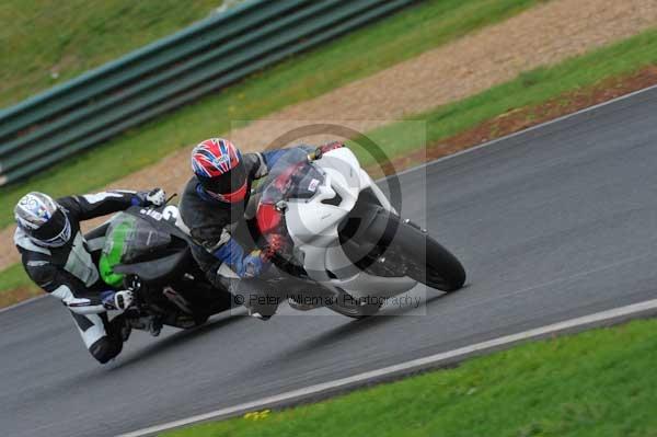 Mallory park Leicestershire;Mallory park photographs;Motorcycle action photographs;event digital images;eventdigitalimages;mallory park;no limits trackday;peter wileman photography;trackday;trackday digital images;trackday photos