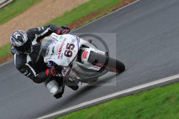 Mallory park Leicestershire;Mallory park photographs;Motorcycle action photographs;event digital images;eventdigitalimages;mallory park;no limits trackday;peter wileman photography;trackday;trackday digital images;trackday photos