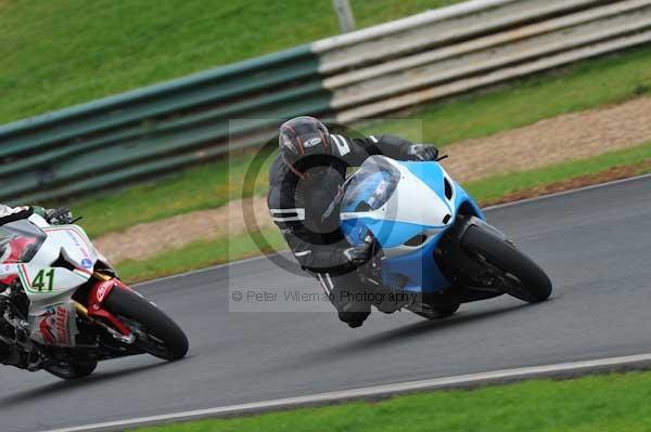 Mallory park Leicestershire;Mallory park photographs;Motorcycle action photographs;event digital images;eventdigitalimages;mallory park;no limits trackday;peter wileman photography;trackday;trackday digital images;trackday photos