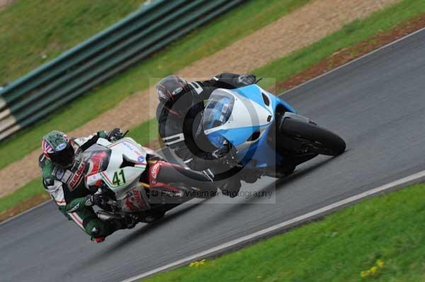 Mallory park Leicestershire;Mallory park photographs;Motorcycle action photographs;event digital images;eventdigitalimages;mallory park;no limits trackday;peter wileman photography;trackday;trackday digital images;trackday photos