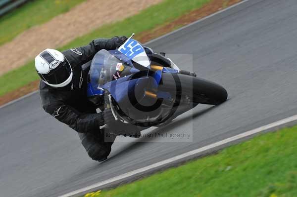 Mallory park Leicestershire;Mallory park photographs;Motorcycle action photographs;event digital images;eventdigitalimages;mallory park;no limits trackday;peter wileman photography;trackday;trackday digital images;trackday photos