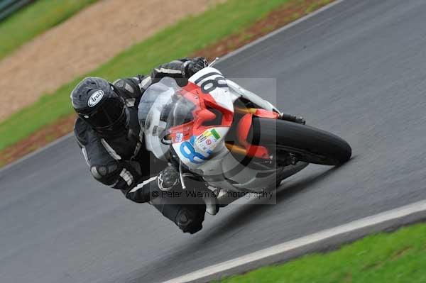 Mallory park Leicestershire;Mallory park photographs;Motorcycle action photographs;event digital images;eventdigitalimages;mallory park;no limits trackday;peter wileman photography;trackday;trackday digital images;trackday photos