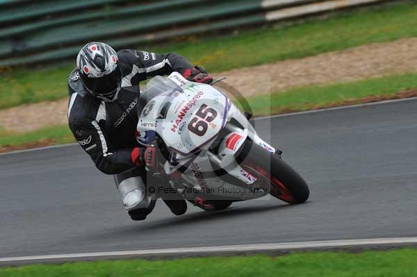 Mallory park Leicestershire;Mallory park photographs;Motorcycle action photographs;event digital images;eventdigitalimages;mallory park;no limits trackday;peter wileman photography;trackday;trackday digital images;trackday photos