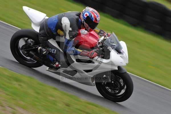 Mallory park Leicestershire;Mallory park photographs;Motorcycle action photographs;event digital images;eventdigitalimages;mallory park;no limits trackday;peter wileman photography;trackday;trackday digital images;trackday photos