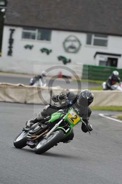 Mallory park Leicestershire;Mallory park photographs;Motorcycle action photographs;event digital images;eventdigitalimages;mallory park;no limits trackday;peter wileman photography;trackday;trackday digital images;trackday photos