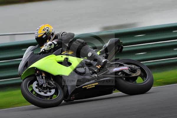 Mallory park Leicestershire;Mallory park photographs;Motorcycle action photographs;event digital images;eventdigitalimages;mallory park;no limits trackday;peter wileman photography;trackday;trackday digital images;trackday photos