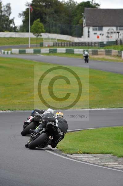 Mallory park Leicestershire;Mallory park photographs;Motorcycle action photographs;event digital images;eventdigitalimages;mallory park;no limits trackday;peter wileman photography;trackday;trackday digital images;trackday photos