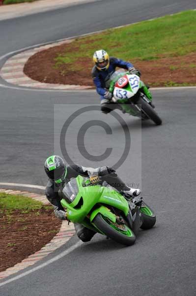 Mallory park Leicestershire;Mallory park photographs;Motorcycle action photographs;event digital images;eventdigitalimages;mallory park;no limits trackday;peter wileman photography;trackday;trackday digital images;trackday photos