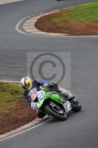 Mallory park Leicestershire;Mallory park photographs;Motorcycle action photographs;event digital images;eventdigitalimages;mallory park;no limits trackday;peter wileman photography;trackday;trackday digital images;trackday photos