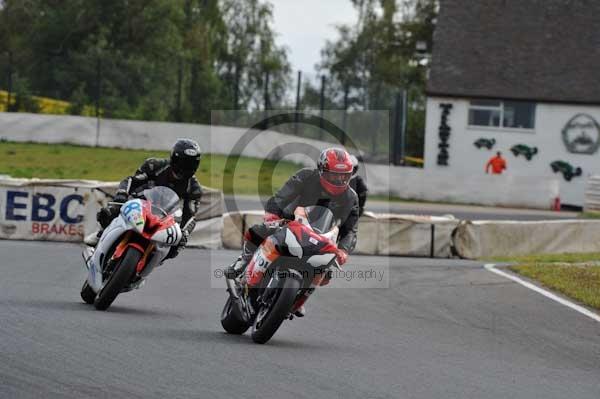 Mallory park Leicestershire;Mallory park photographs;Motorcycle action photographs;event digital images;eventdigitalimages;mallory park;no limits trackday;peter wileman photography;trackday;trackday digital images;trackday photos