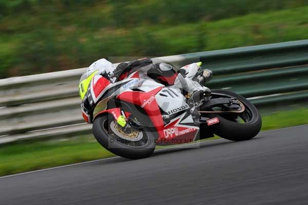 Mallory park Leicestershire;Mallory park photographs;Motorcycle action photographs;event digital images;eventdigitalimages;mallory park;no limits trackday;peter wileman photography;trackday;trackday digital images;trackday photos