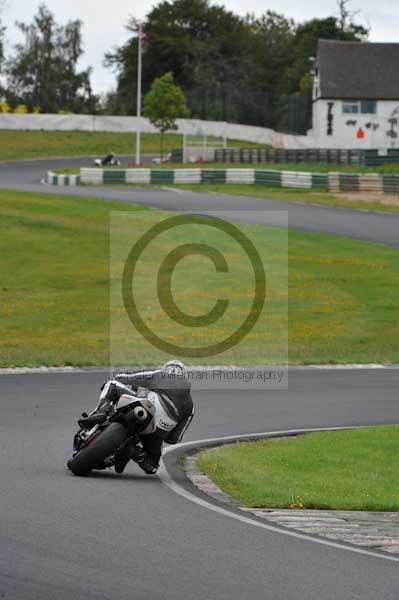 Mallory park Leicestershire;Mallory park photographs;Motorcycle action photographs;event digital images;eventdigitalimages;mallory park;no limits trackday;peter wileman photography;trackday;trackday digital images;trackday photos